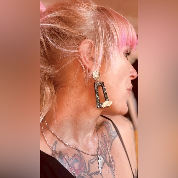 Tanya here, lover of fashion vintage wear! - Picture 1 of 14